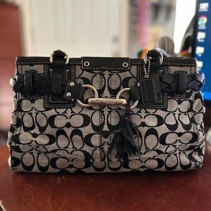 COACH HANDBAG